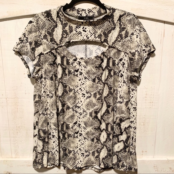Vibe Tops - Snake Print Top with Keyhole
